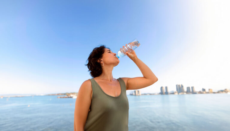 O que acontece com seu corpo quando você bebe bastante água?